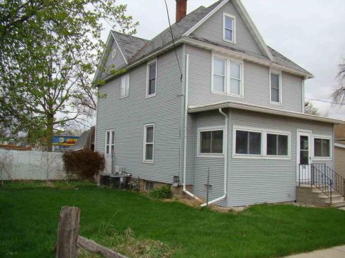 118 Mackie St, Beaver Dam, WI 53916-2032
