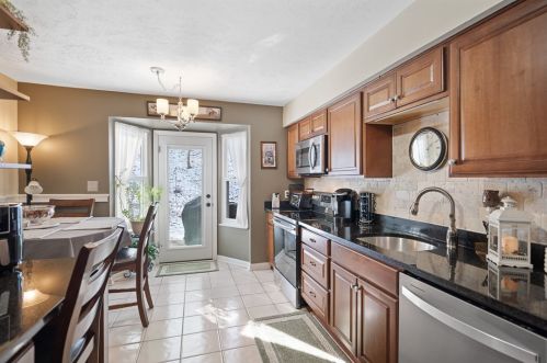 7044 Clubview Dr, Bridgeville PA  15017-1097 exterior