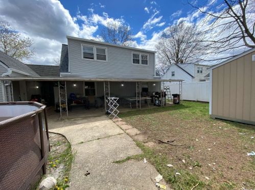 601 Irving St, Westbury, NY 11590-4416
