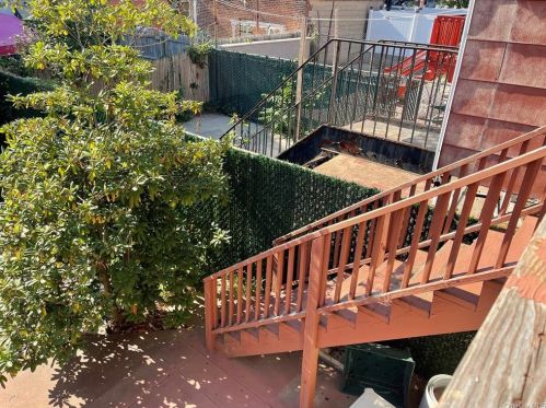 3871 Amundson Ave, Bronx NY  10466-5920 exterior