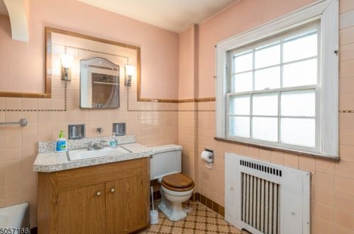 461 Elinor Ave, Roselle Park NJ  07204-2118 exterior