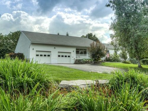 12 Distillery Rd, Warwick, NY 10990-2701
