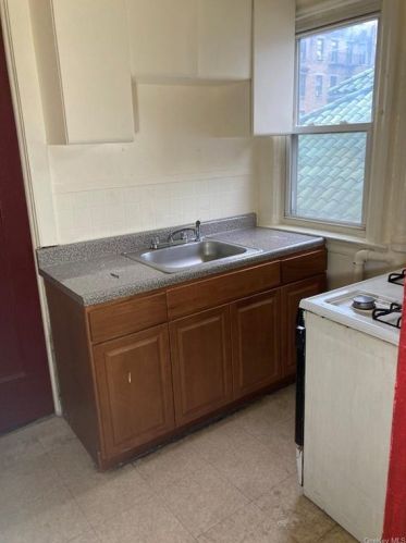 2971 Perry Ave, Bronx NY  10458-2103 exterior