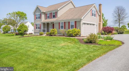 114 Fieldcrest Dr, Cochranville, PA 19330-9643