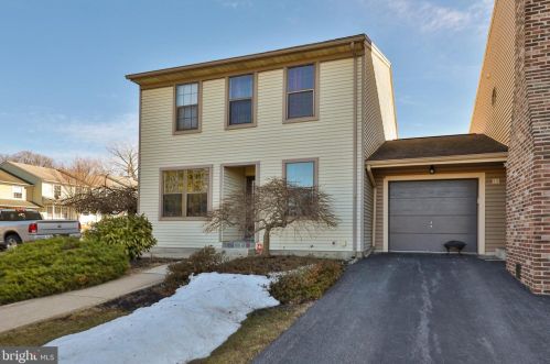 20 Concord Ct, Easton, PA 18040-1035