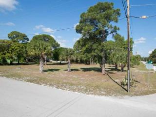 7925 129th Ct, Sebastian, FL 32958-3671