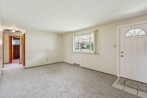 213 Lansdowne Dr, Verona, PA 15147-2811