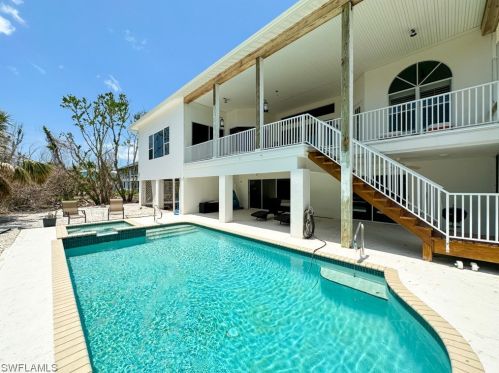 1724 Bunting Ln, Sanibel FL  33957-4226 exterior