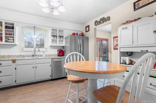 338 Crestway Rd, Englewood OH  45315-9702 exterior