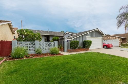 15526 Virginia Ave, Paramount, CA 90723-4455