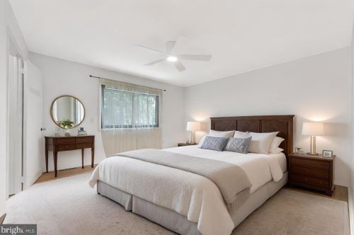 176 Canterbury Ct, East Windsor NJ  08520-5536 exterior