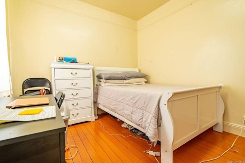 1847 Barnes Ave, Bronx NY  10462-3607 exterior