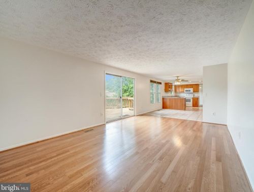 1304 Cold Harbor Ct, Herndon VA 20170-2018 exterior