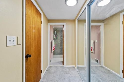 378 Chestnut Hill Ave, Waterbury CT  06704-1616 exterior