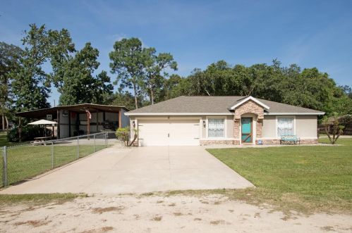 40751 4th Ave, Umatilla, FL 32784-9286