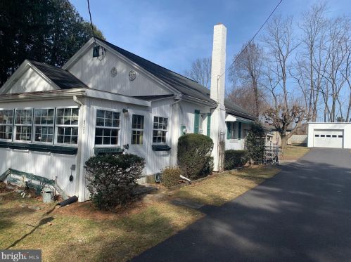 8723 Breinigsville Rd, Breinigsville, PA 18031-1203