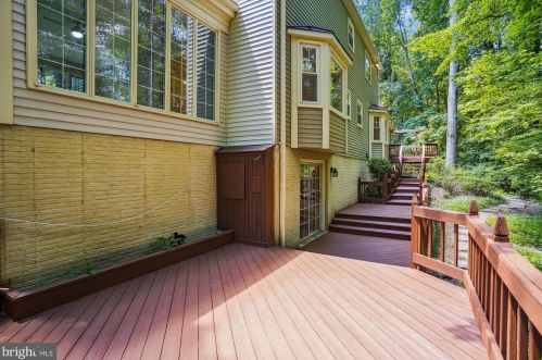 13015 Montpelier Ct, Woodbridge VA  22192-3356 exterior