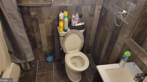 519 Lalor St, Trenton, NJ 08611-3233