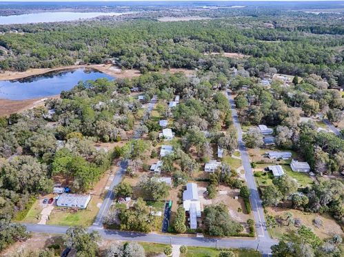 17320 65th Ln, Ocklawaha FL  32179-3220 exterior