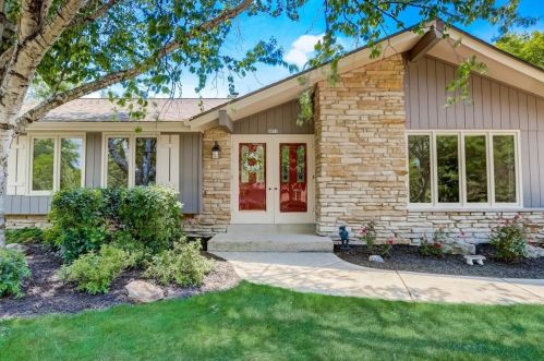 8851 Greenmeadow Ln, Greendale, WI 53129-1550