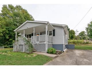 3209 Clover St, Kingsport, TN 37664-3436