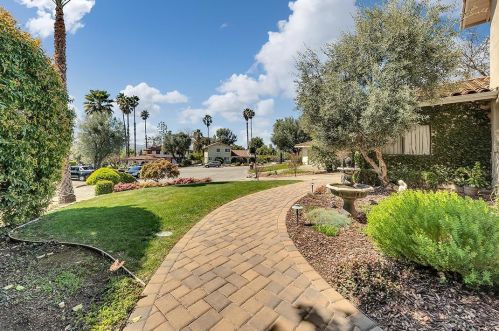16890 Gallop Dr, Morgan Hill, CA 95037-3911