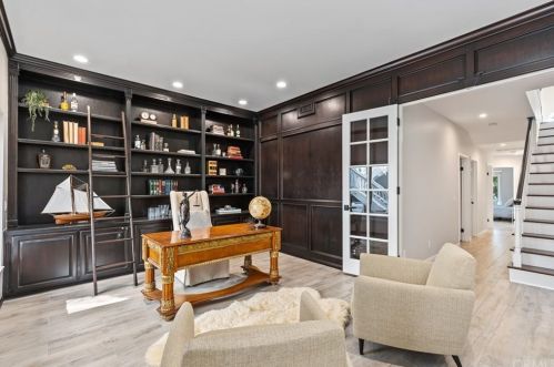 226 9 St, Huntington Beach CA 92648-4635 exterior