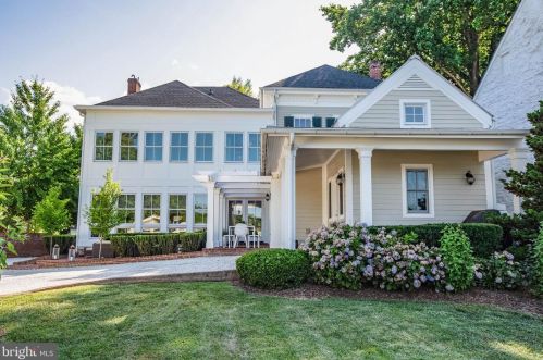 1105 Princess Anne St, Fredericksburg, VA 22401-3807