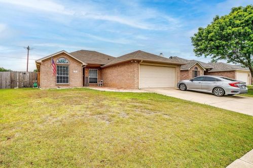 548 Thistle Meade Cir, Burleson, TX 76028-6792
