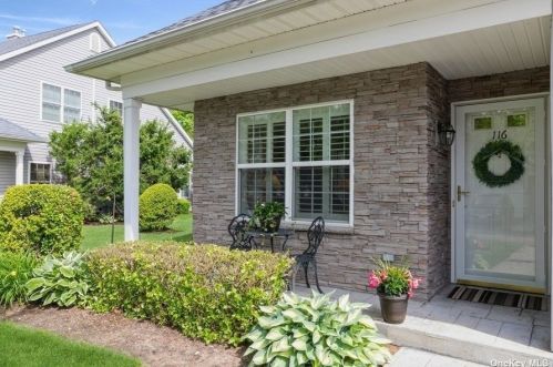 116 Maya Cir, Central Islip, NY 11722-4542