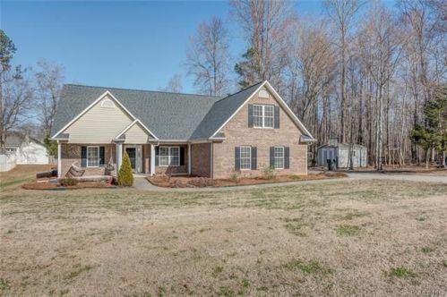 1105 Sunnyfield Ct, Dallas, NC 28034-7789