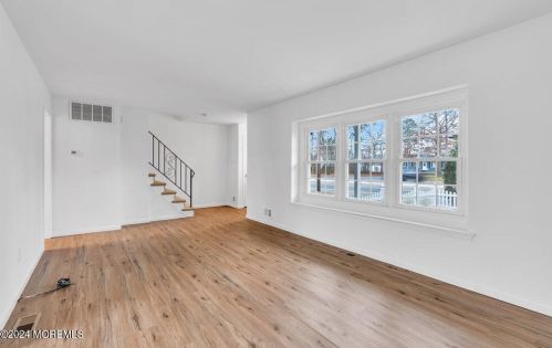 828 Burnt Tavern Rd, Bricktown NJ  08724-2540 exterior