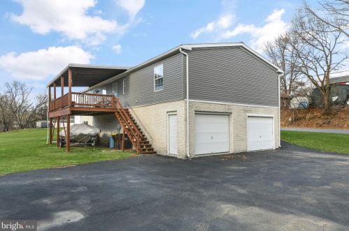 306 Centerport Rd, Centre, PA 19541-9412