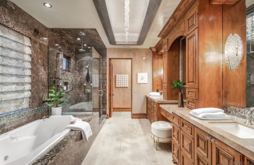 5305 Carlsbad Blvd, Carlsbad CA 92008-4416 exterior