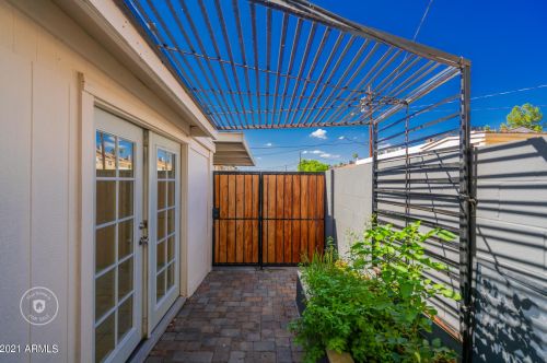 4552 15th Ave, Phoenix AZ 85015-5573 exterior