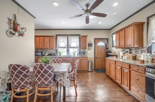 318 Summit Ave, Mount Vernon NY  10552-3004 exterior