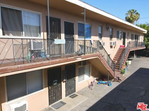 14639 Calvert St, Van Nuys CA 91411-2808 exterior