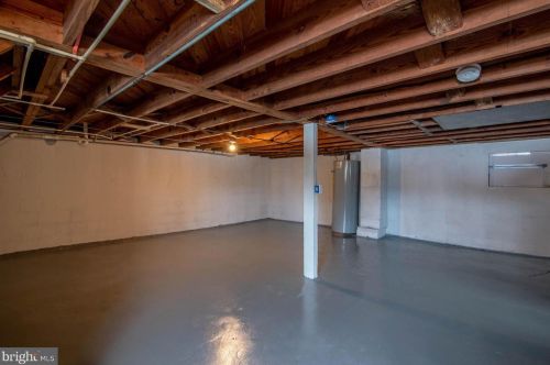 1580 Trolley Rd, Hanover PA  17331-6824 exterior