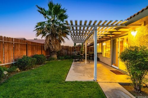 44021 Andale Ave, Lancaster CA  93535-4120 exterior