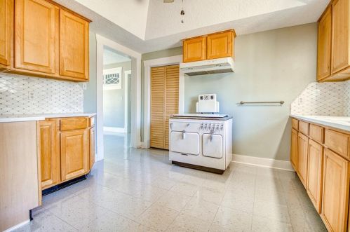 206 Idaho St, Morgans Point TX 77571-5507 exterior