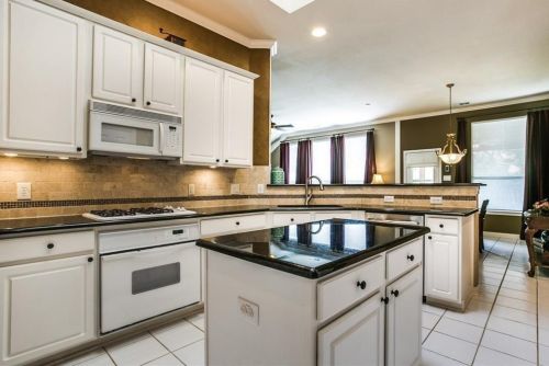 3020 Edwards Dr, Plano TX  75025-4576 exterior