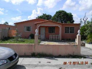 366 50th St, Hialeah, FL 33013-1519