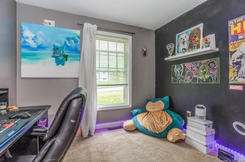 15 Country Club Dr, Gales Ferry CT  06339-1714 exterior