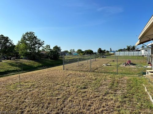 237 Lake Dr, Lehigh Acres, FL 33936-7019