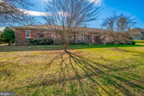 11 Strawberry Rd, Tolna, PA 17349-9495