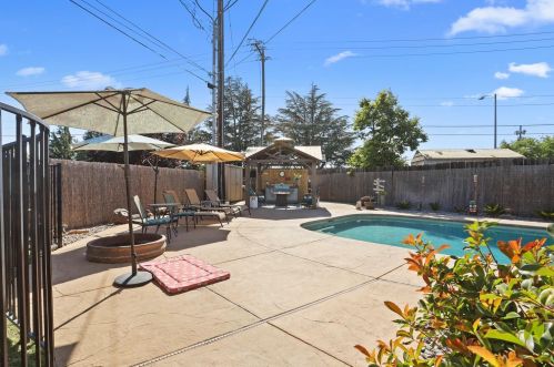 1154 Tamarack Dr, Lodi CA  95240-5535 exterior