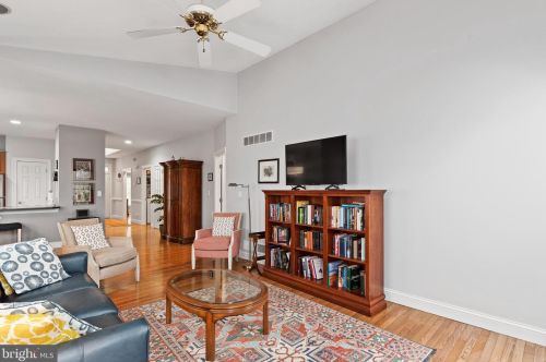 1123 Country Club Rd, Camp Hill PA  17011-1023 exterior