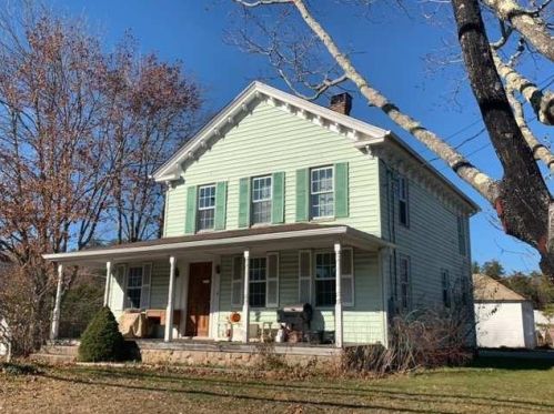 1117 Main St, Richmond, RI 02832-1610