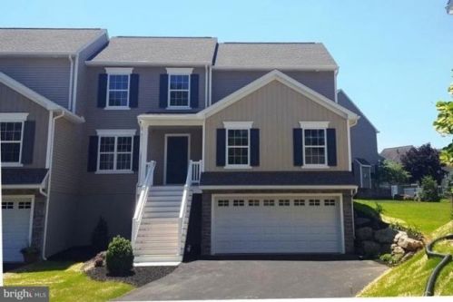 405 Wendover Way, Lancaster, PA 17603-9225