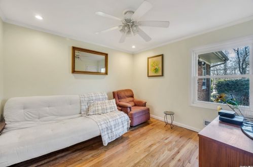 738 Salisbury Park Dr, Westbury NY  11590-5820 exterior